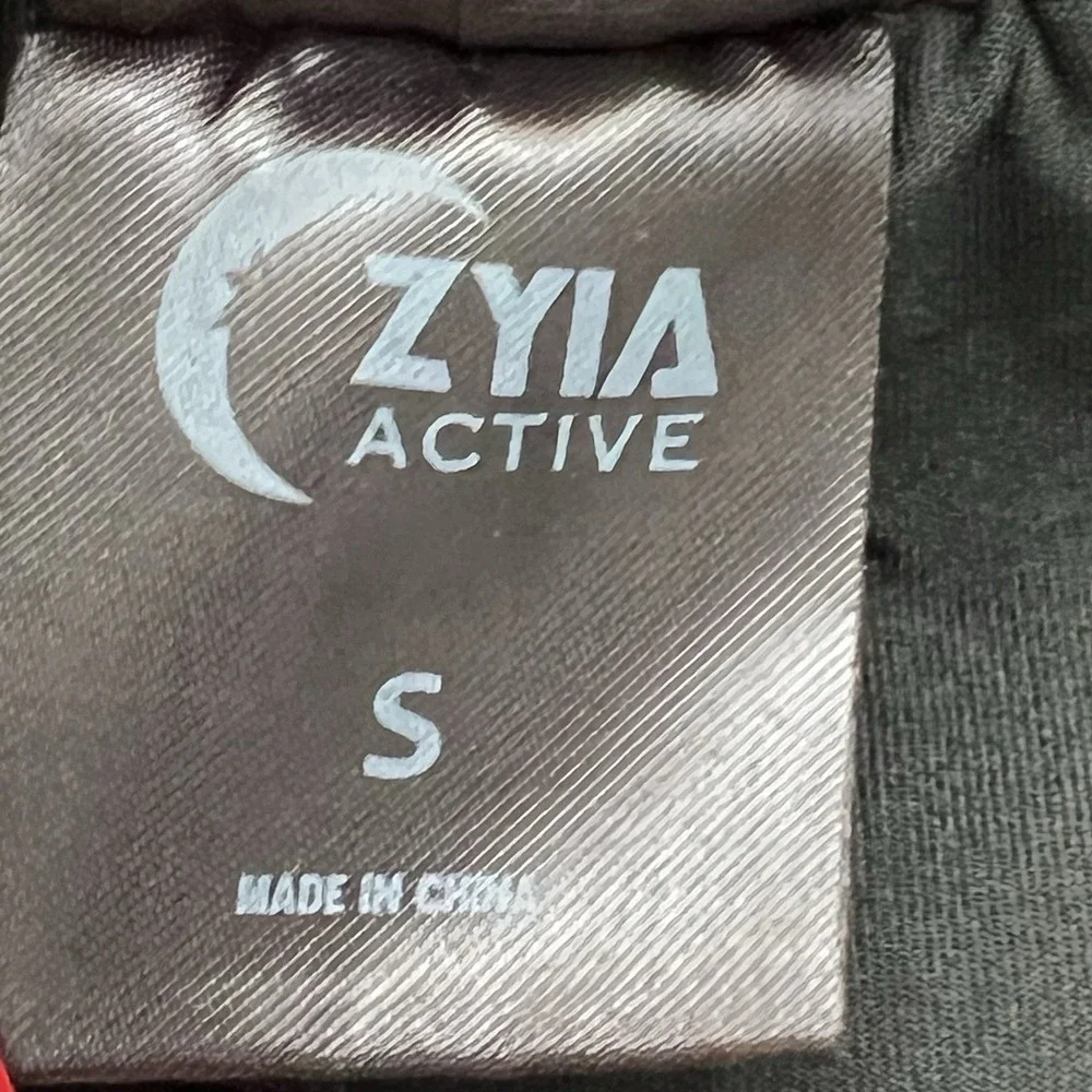 ZYIA active shorts